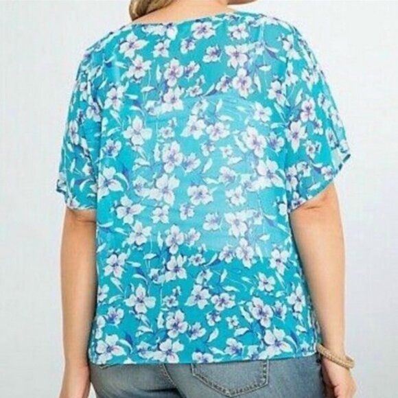 Torrid Sheer Blue Floral Short Sleeve Blouse, Size 4X, High-Low Hem, V-N… - Picture 2 of 5